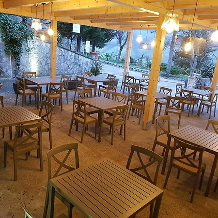 Hotel Pineta Ristorante Country House In Fabriano Campodonico エクステリア 写真