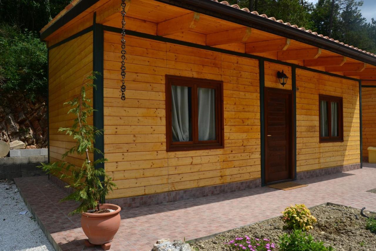 Hotel Pineta Ristorante Country House In Fabriano Campodonico 部屋 写真