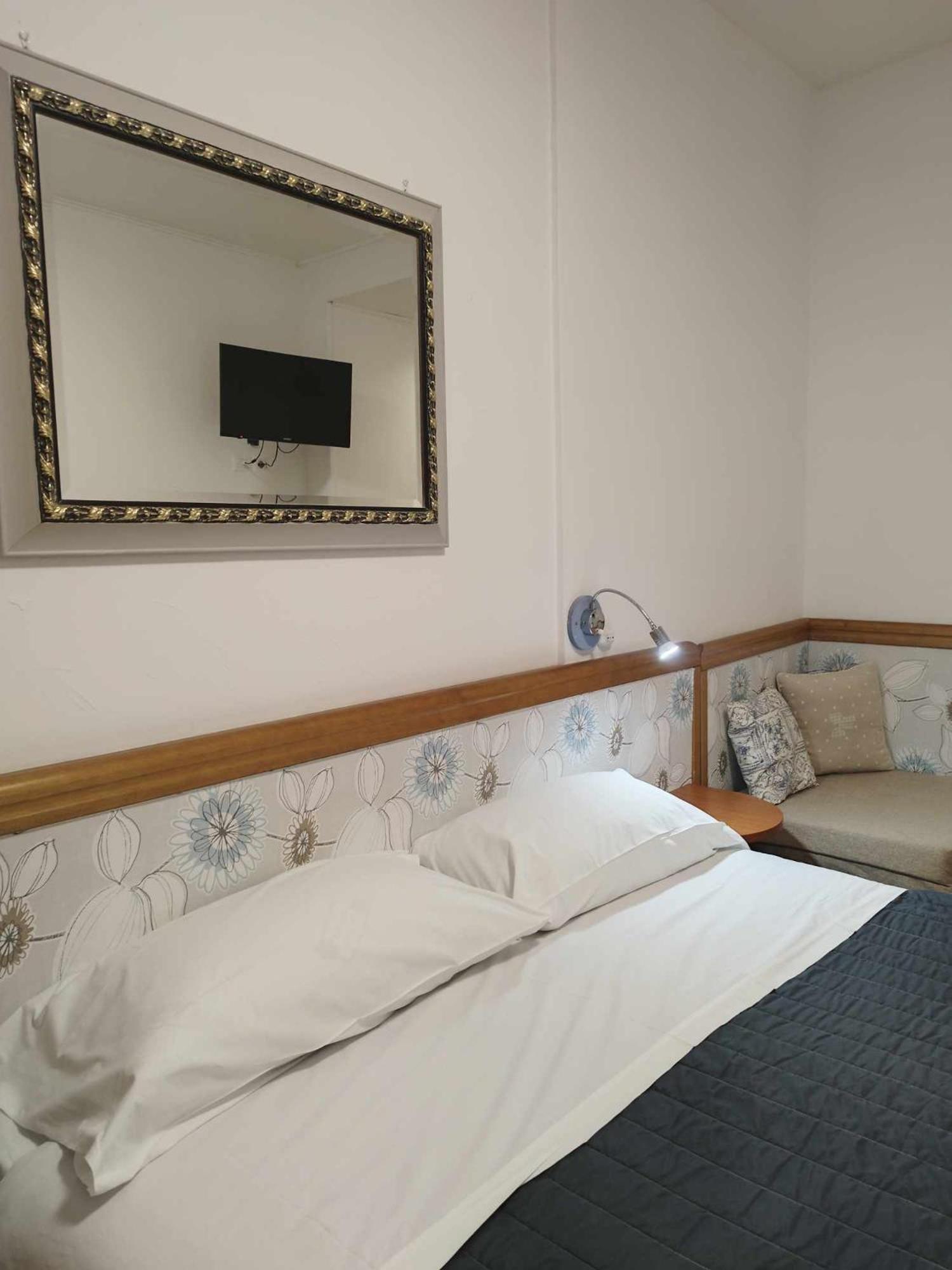 Hotel Pineta Ristorante Country House In Fabriano Campodonico エクステリア 写真