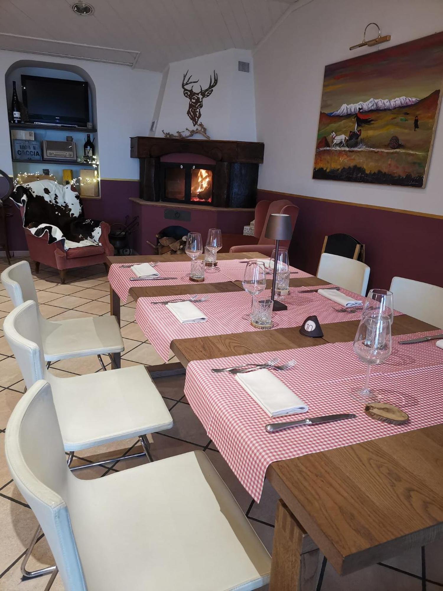 Hotel Pineta Ristorante Country House In Fabriano Campodonico エクステリア 写真