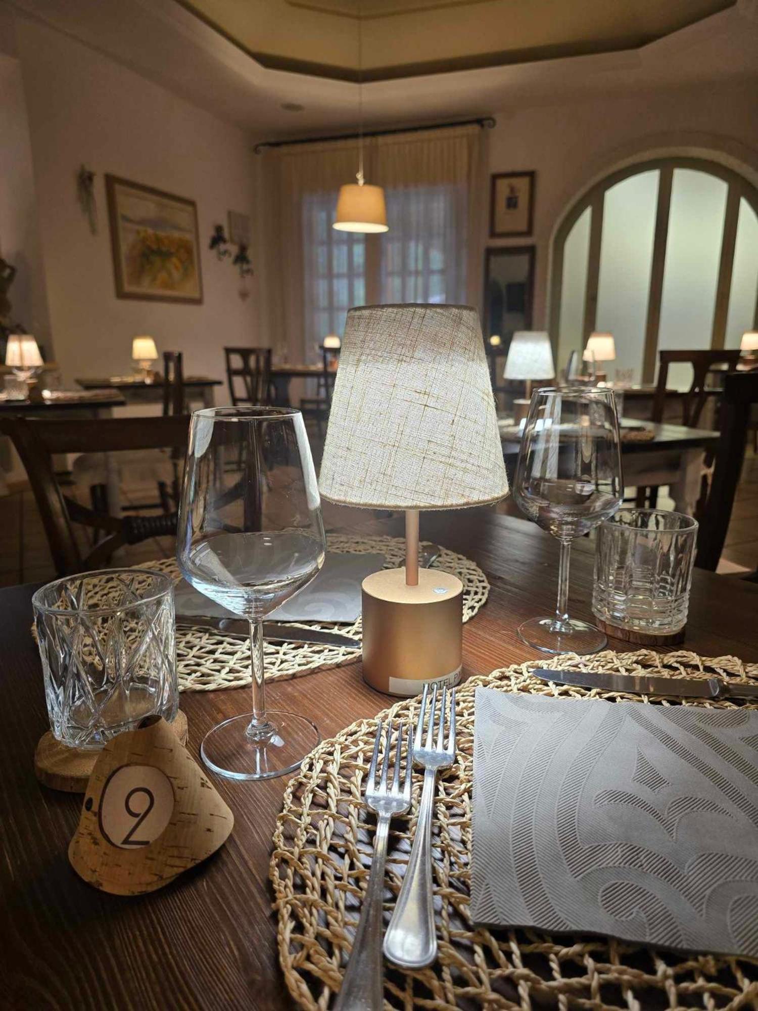 Hotel Pineta Ristorante Country House In Fabriano Campodonico エクステリア 写真