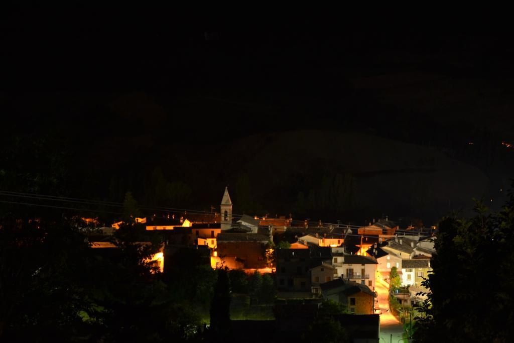 Hotel Pineta Ristorante Country House In Fabriano Campodonico エクステリア 写真